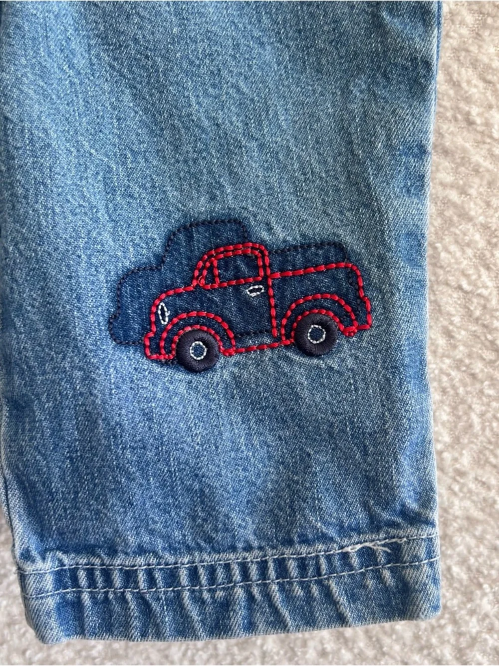 Osh Kosh B’Gosh Vintage Retro Baby Blue Denim Embroidered Jeans‎ Size 3-6 Months